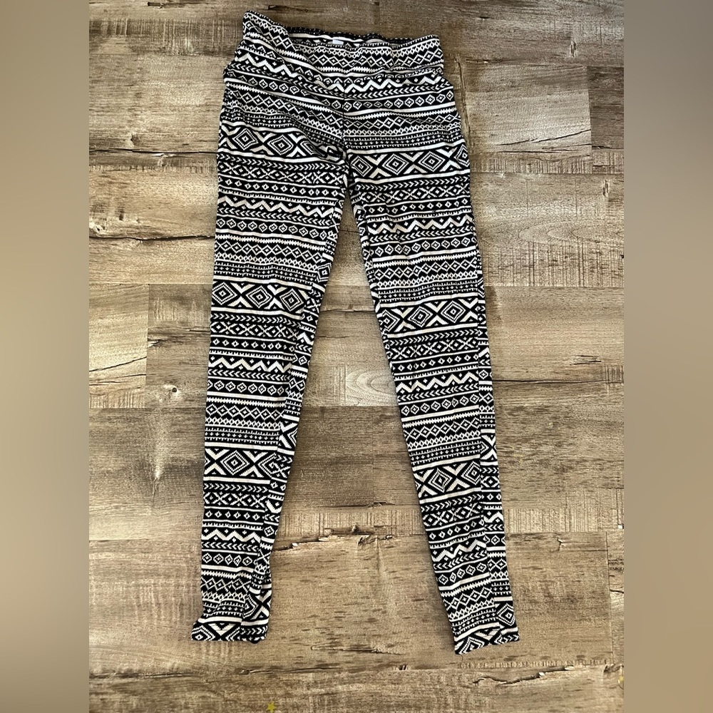 Black and white pants size S